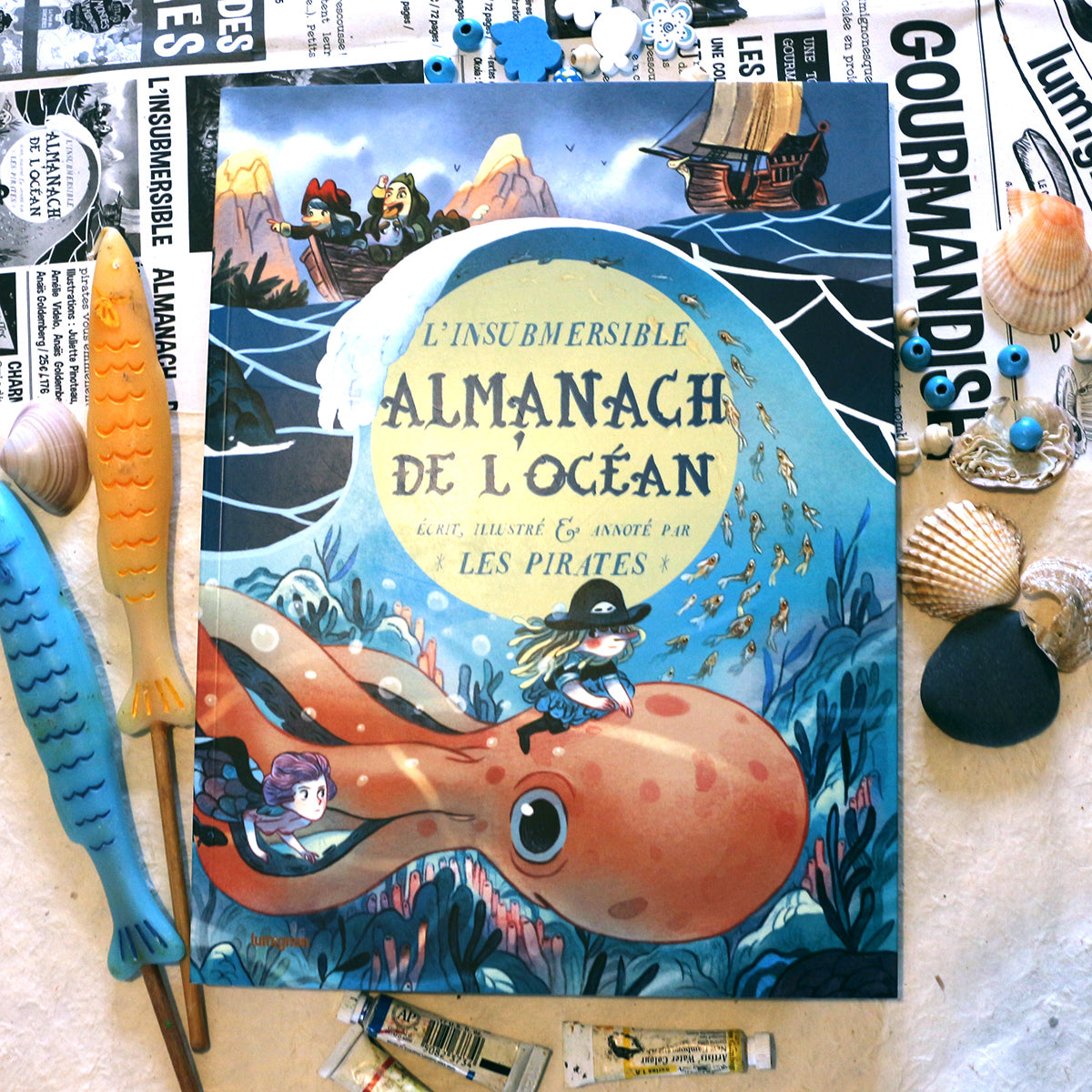 Insubmersible almanach de l'océan, écrit, illustré et annoté par les sorcières